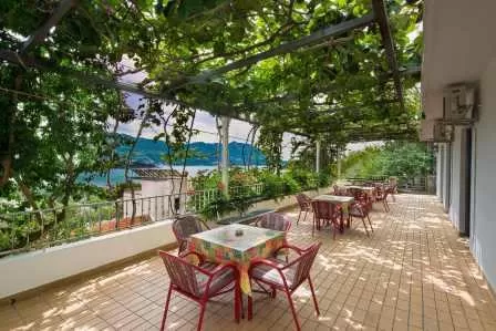 Madra Studio 03_03.jpg